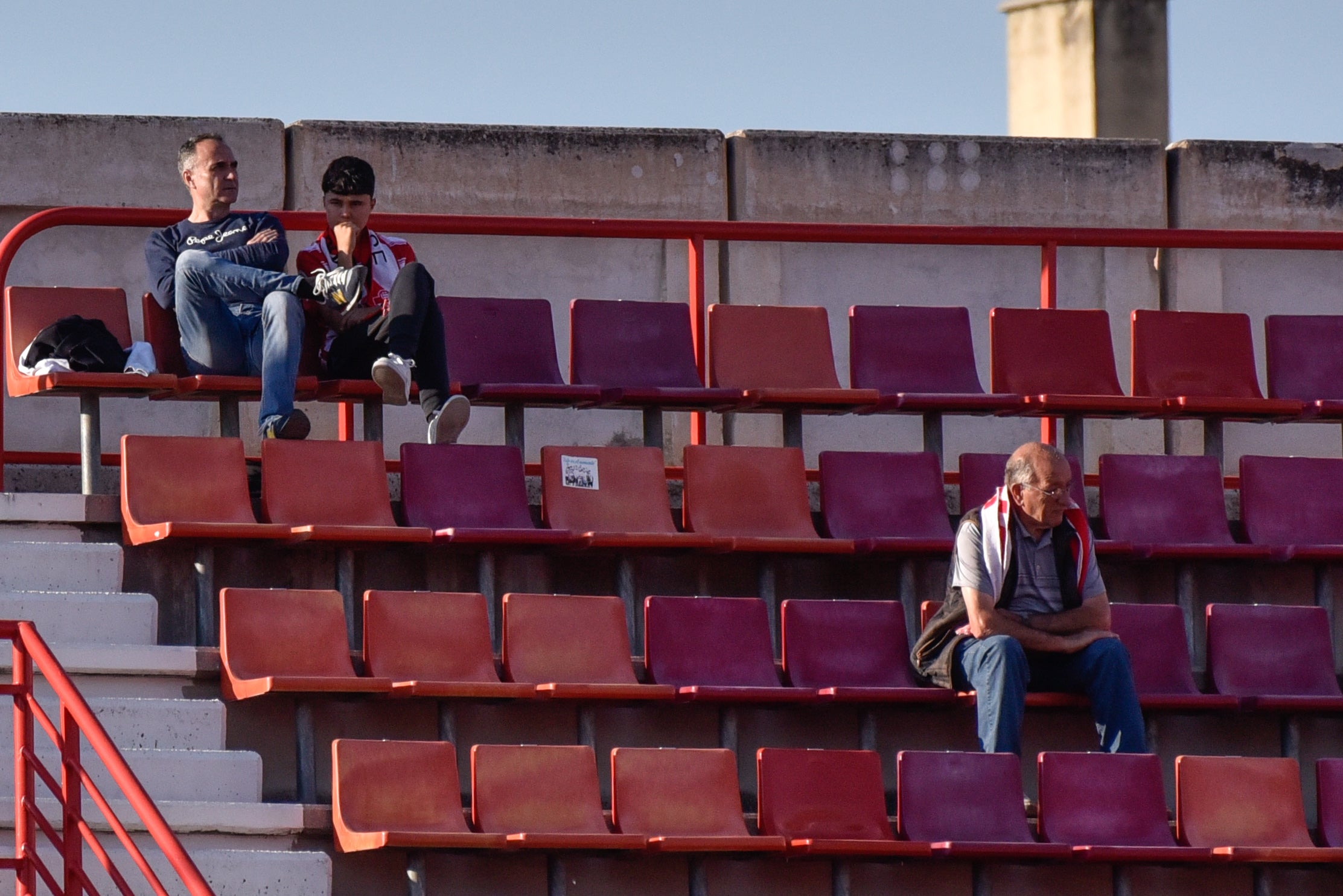 Encuéntrate en la grada del Granada-Eibar