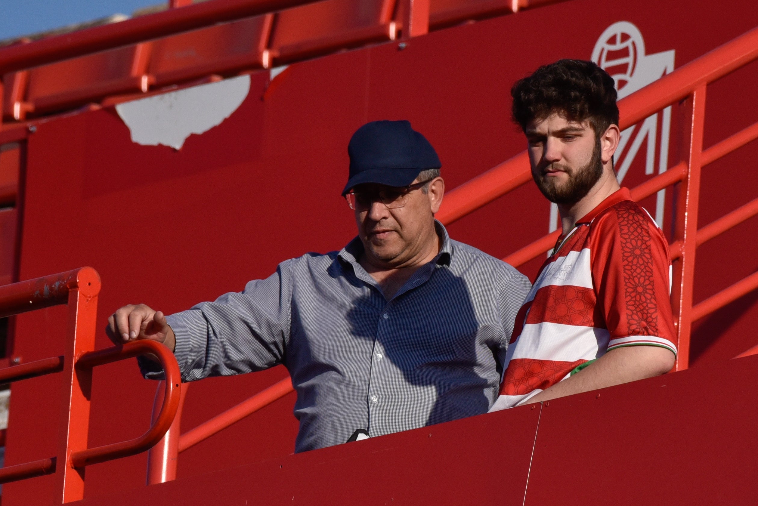 Encuéntrate en la grada del Granada-Eibar