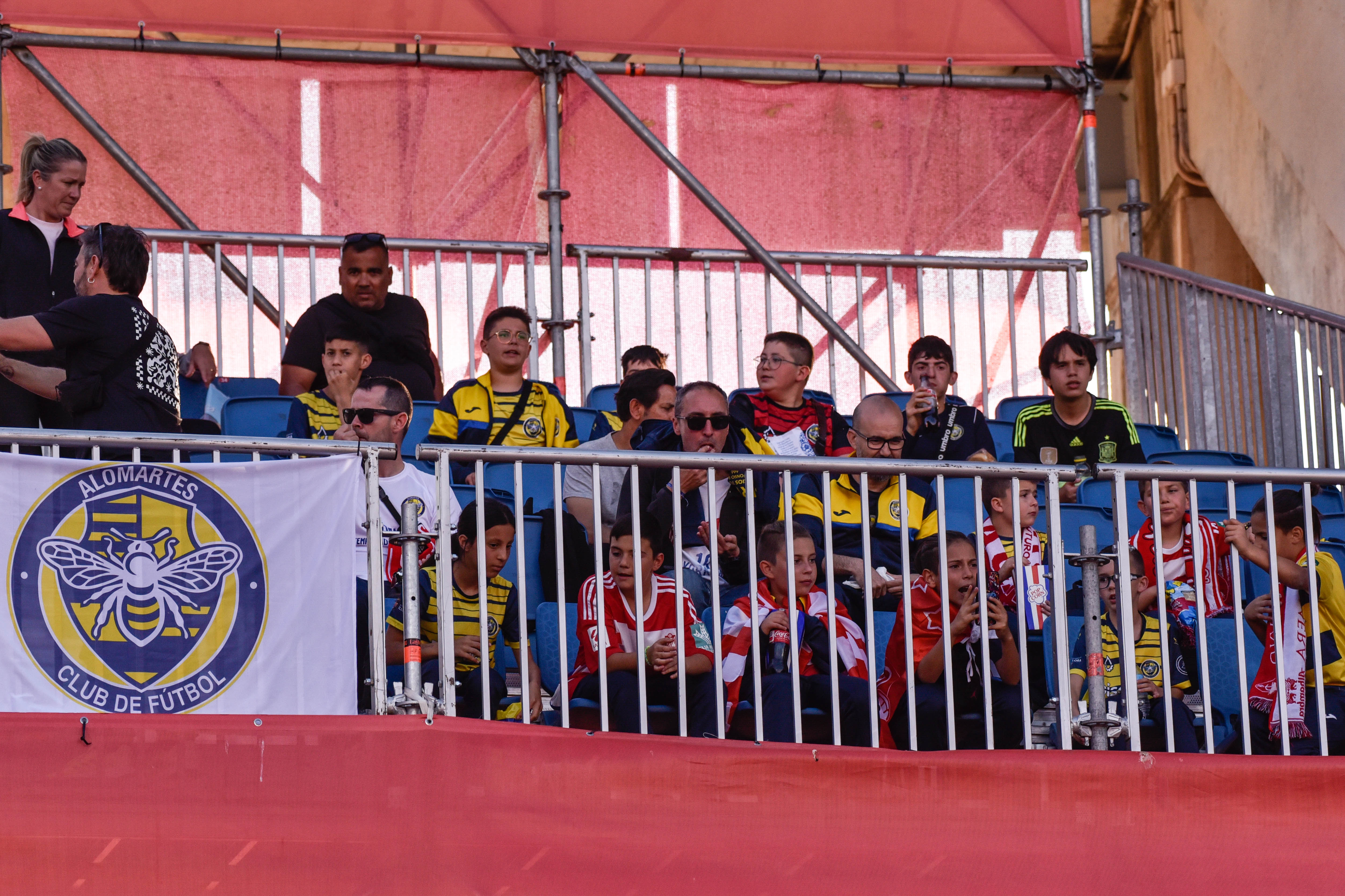 Encuéntrate en la grada del Granada-Eibar