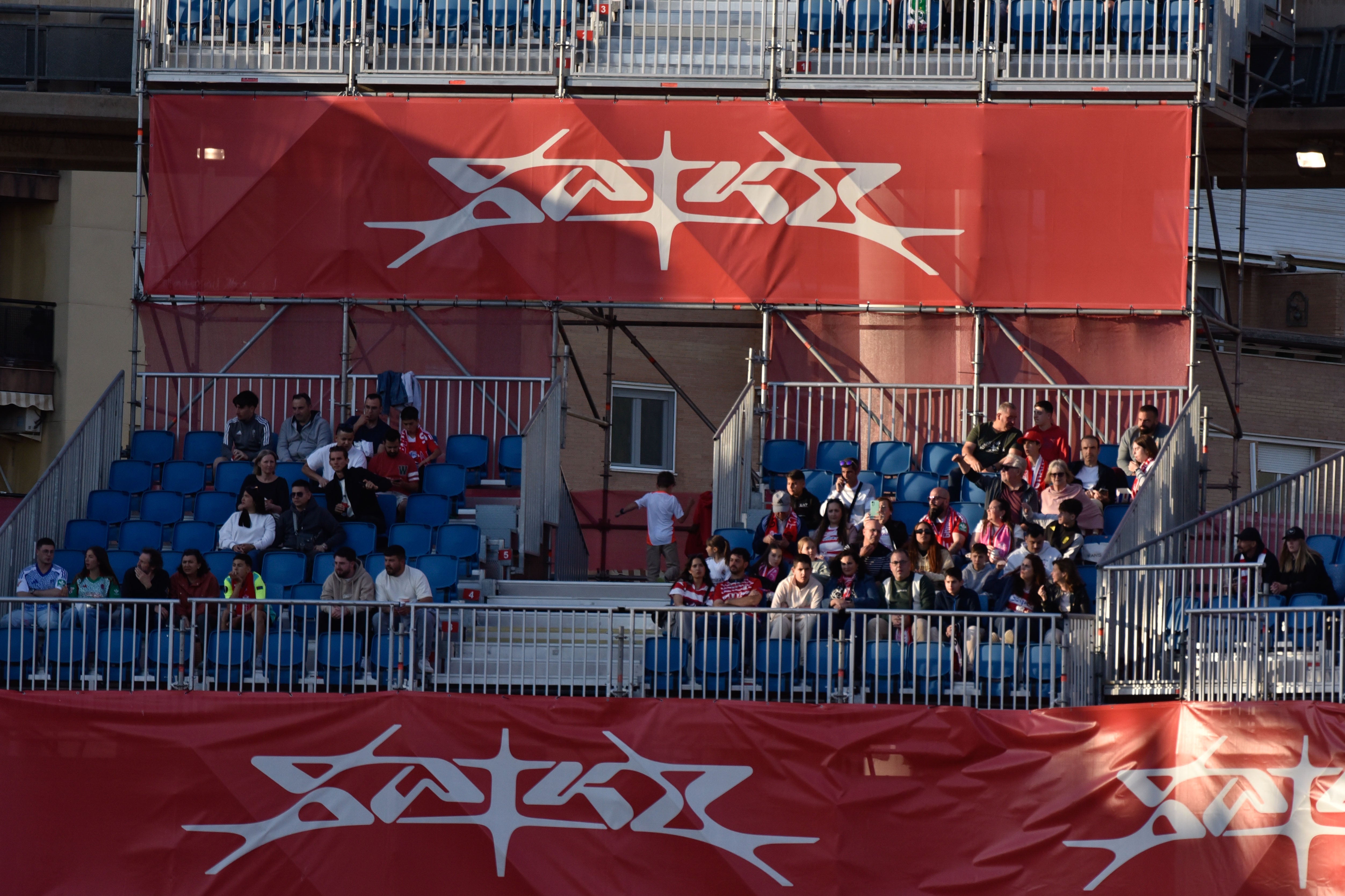 Encuéntrate en la grada del Granada-Eibar