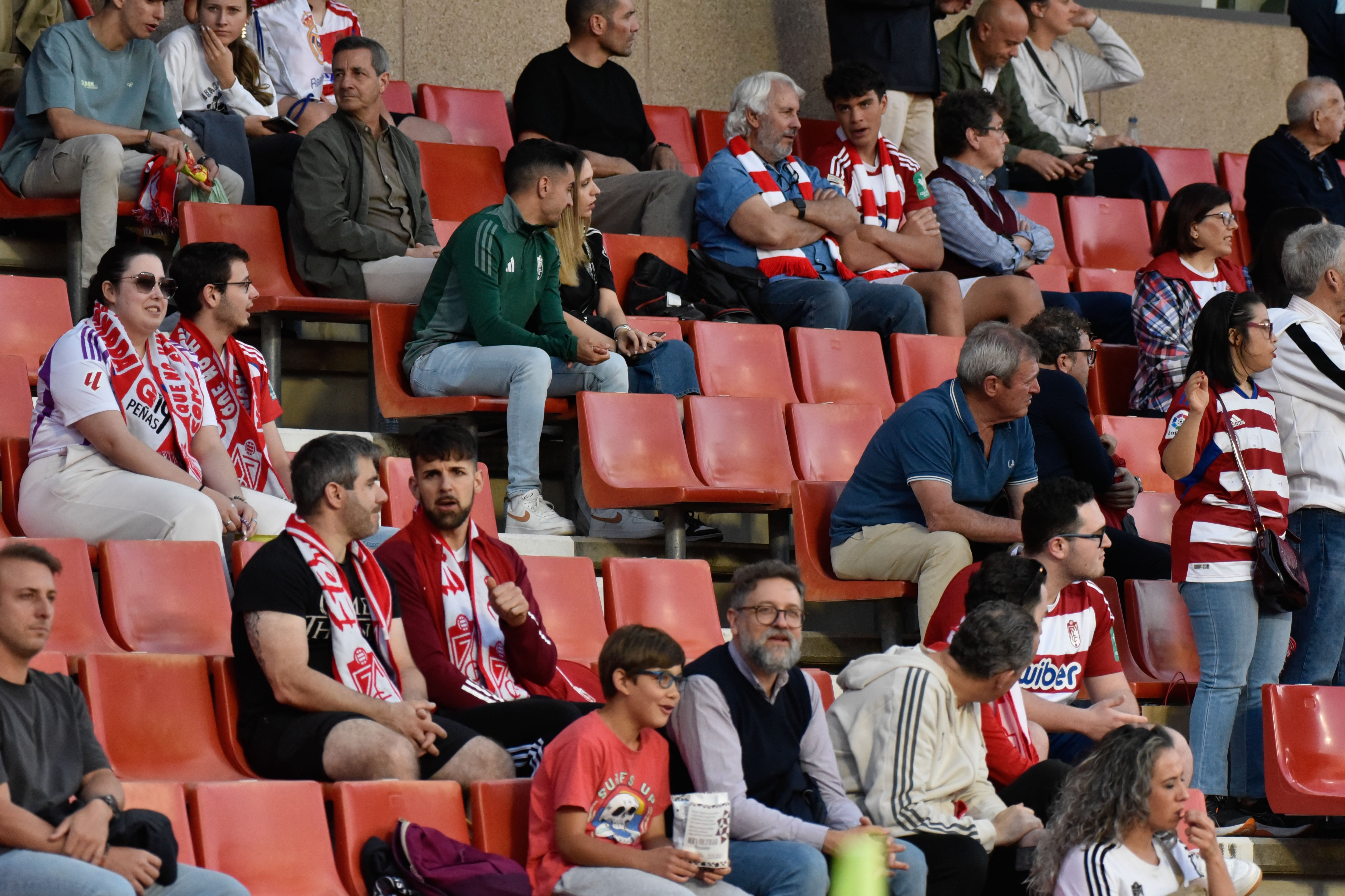 Encuéntrate en la grada del Granada-Eibar