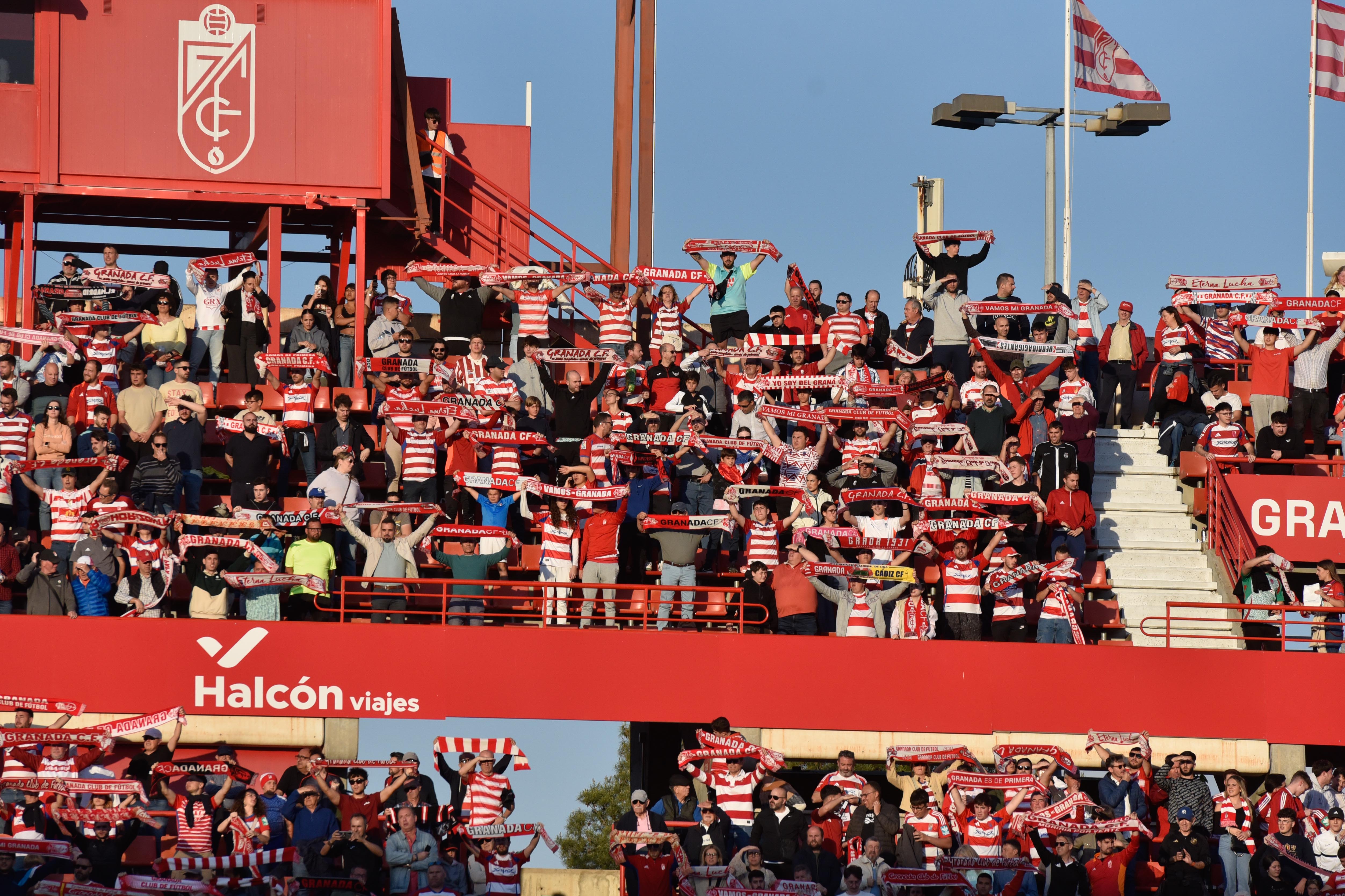 Encuéntrate en la grada del Granada-Eibar
