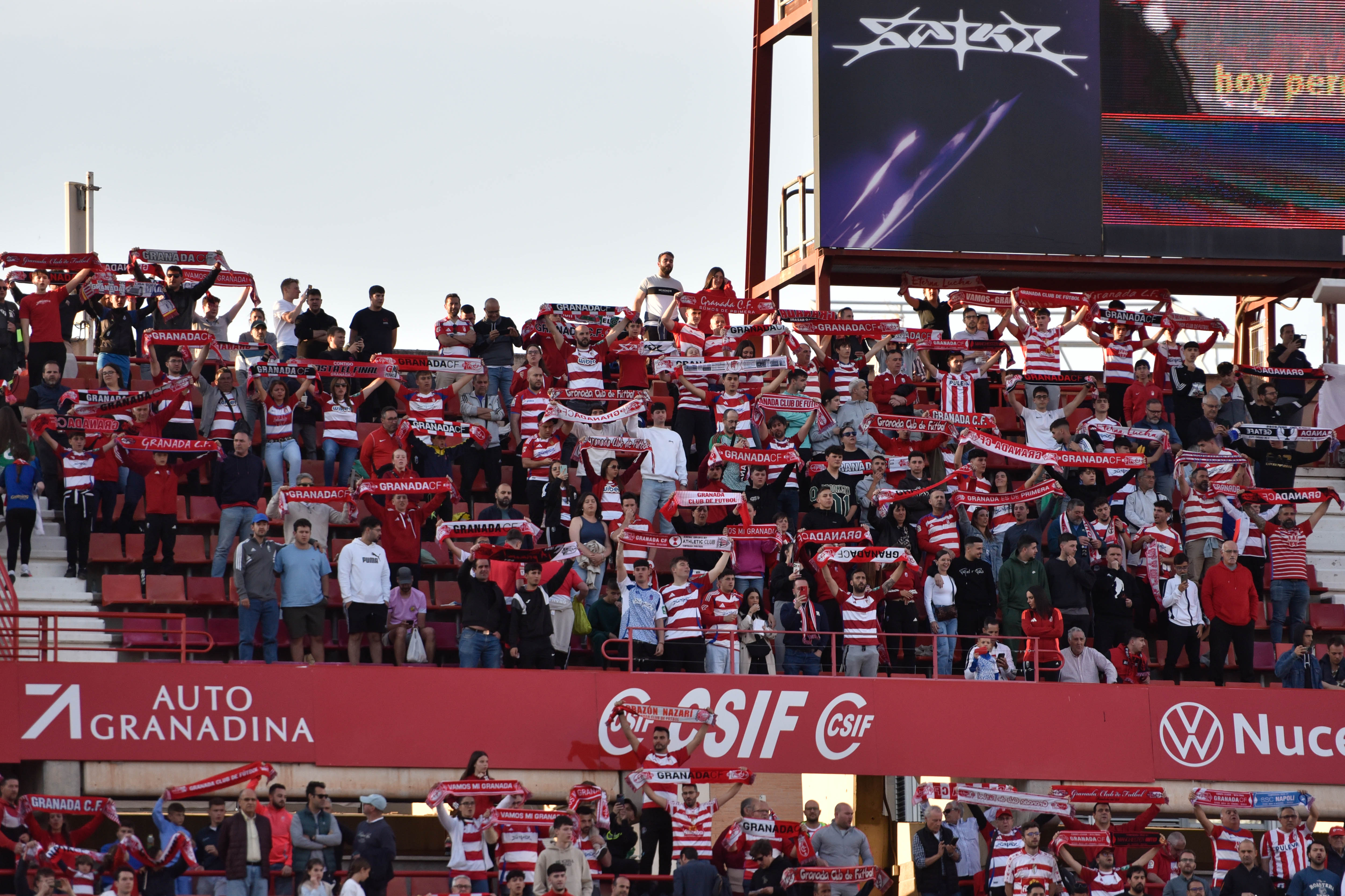 Encuéntrate en la grada del Granada-Eibar