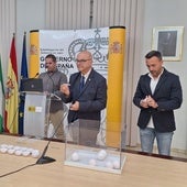 El subdelegado del Gobierno, Manuel Fernández, presidió el sorteo de la copetición provincial.