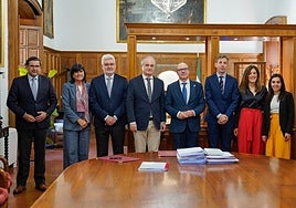 Firma de la renovación del compromiso de colaboración entre Bidafarma y la UGR.