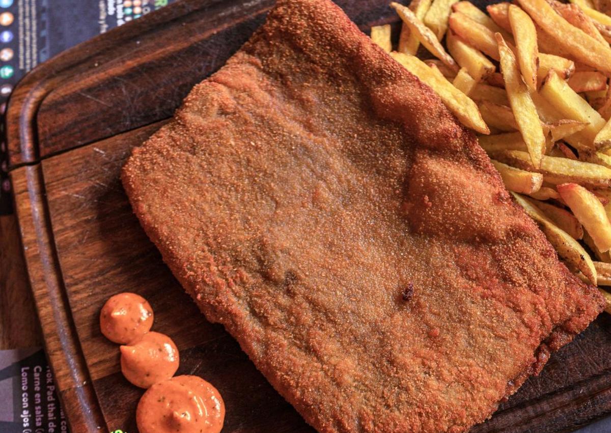 Imagen secundaria 1 - El restaurante de Granada ideal para familias: parque de bolas «gigante» y comida «para todos»