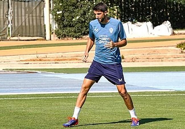 El rojiblanco dice estar más a gusto como central que como pivote.