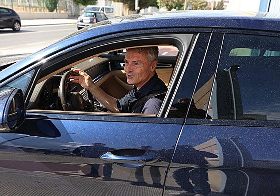 Fran Escribá abandona la Ciudad Deportiva este miércoles.