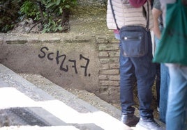 Una de las pintadas aparecidas en la Alhambra.