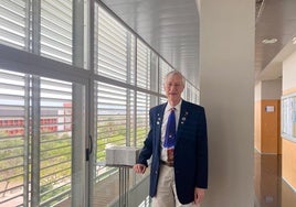 El Premio Nobel de Física 2006, John Mather, ayer durante su visita a la Universidad de Almería.