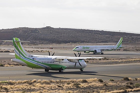 Binter lanza una promoción para volar entre Granada y Canarias desde 85 euros