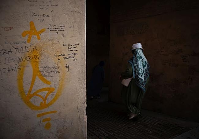 El Arco de las Pesas, lleno de pintadas.
