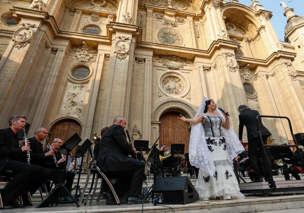 Las imágenes de la Noche en Blanco de Granada | Ideal