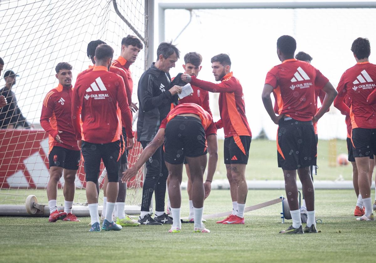 El Granada se aferra a Pacheta por el 'play off' desde Riazor