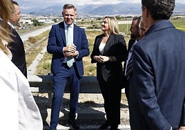 La alcaldesa de Granada y presidenta de Mercagranada, Marifrán Carazo, y el presidente de la empresa pública estatal Mercasa, José Miñones.