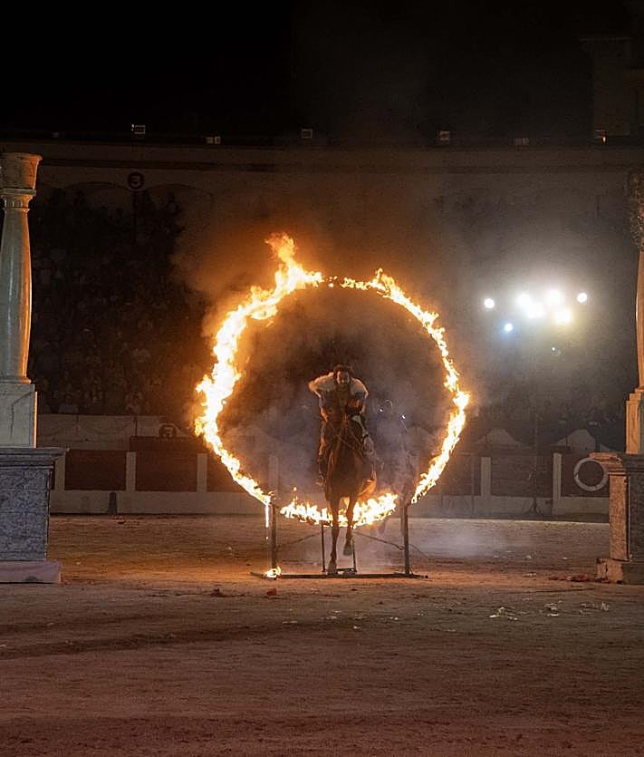 Imagen secundaria 2 - Linares rinde tributo a su historia