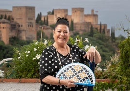 Mariquilla, con vistas a la Alhambra, en La Chumbera.