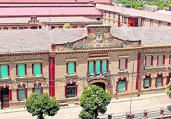 Vista exterior de la Academia de Suboficiales de la Guardia Civil de Úbeda.