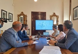 Reunión con el equipo redactor del PGOM en el Ayuntamiento de la capital.