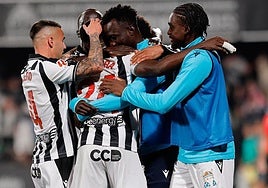 Los futbolistas del Castellón celebran un gol esta temporada.