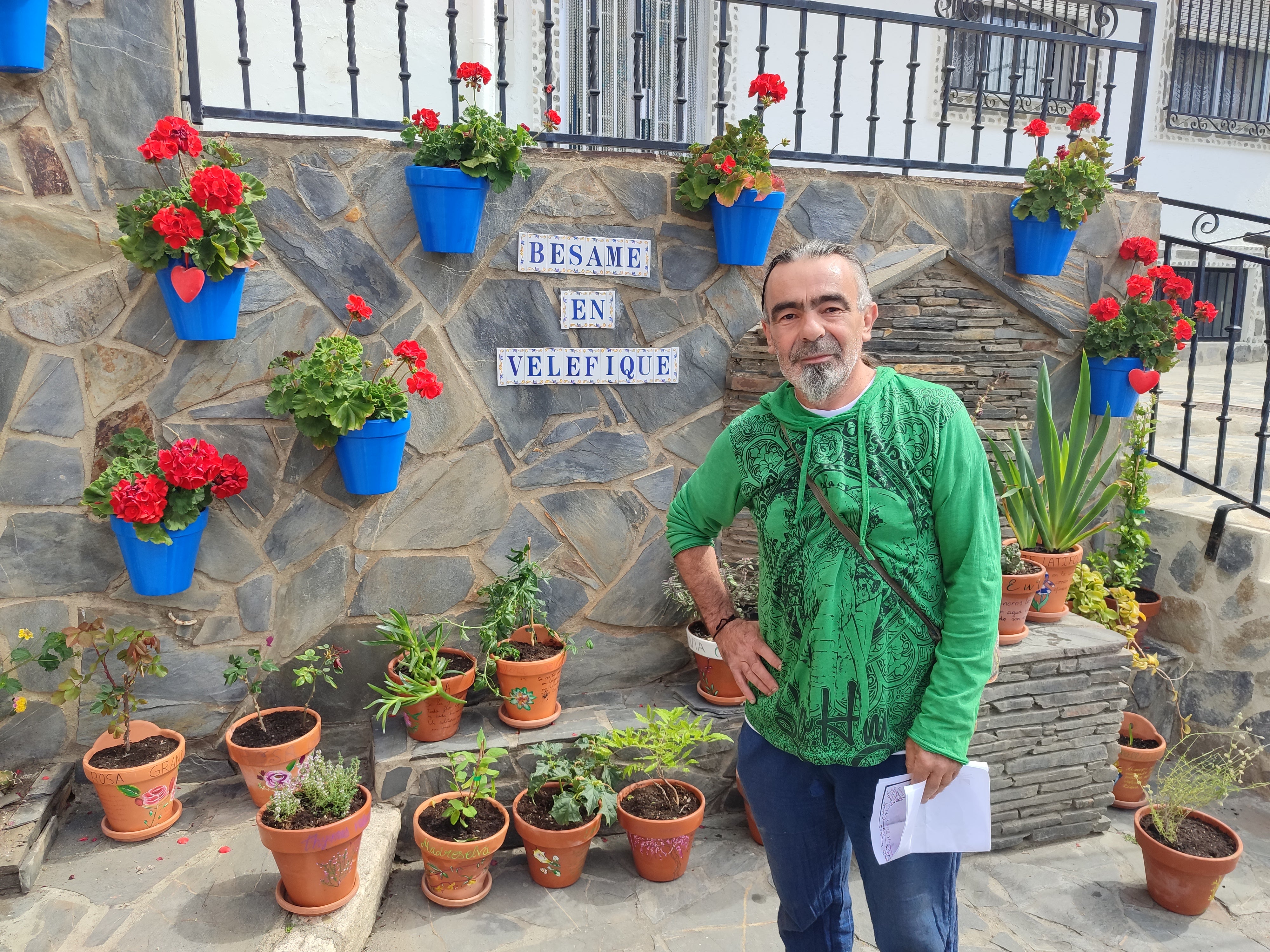 La ruta literaria de flores y poemas de Velefique, en imágenes