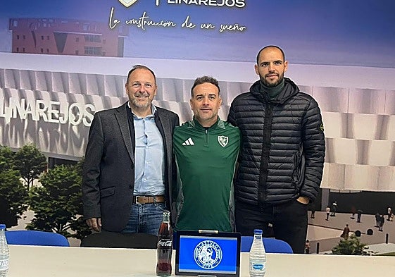 Luis Vera, Pedro Díaz y Cristian Sanz a la llegada del técnico en invierno