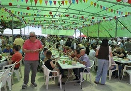 Vino y migas para celebrar las fiestas de Albondón.