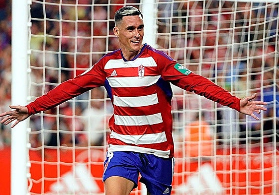 Callejón durante su paso por el conjunto nazarí