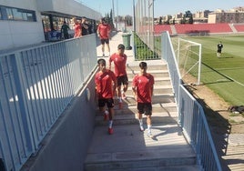 Samu Cortés sale a entrenar junto a Juanma y Rodelas.