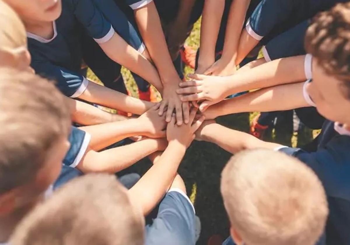 El ayuntamiento lanza la campaña de verano granajoven 2025 con más de 600 plazas para jóvenes de 14 a 30 años | ideal