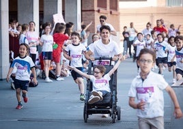 María Pérez con Elenita en la carrera que tuvo lugar el pasado jueves en Granada.