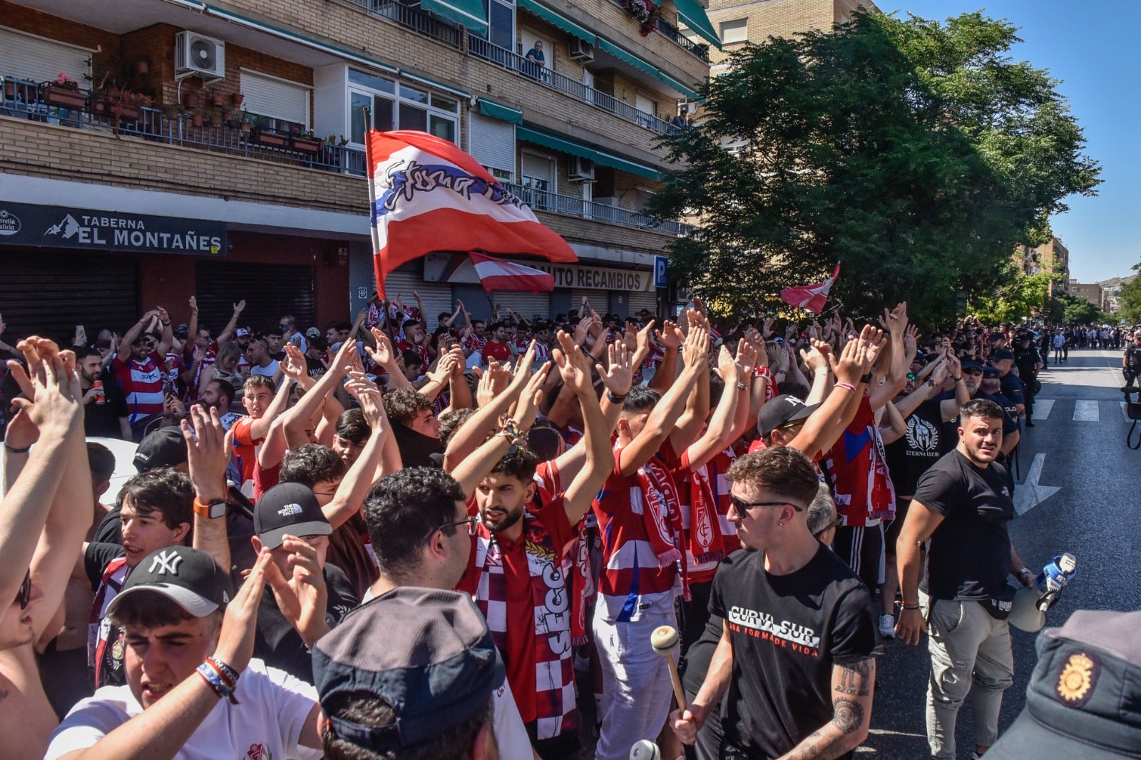 Así ha sido el espectacular recibimiento al Granada