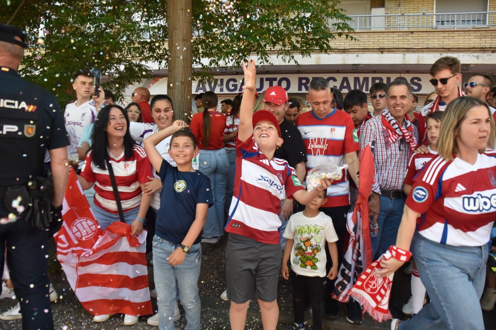 Así ha sido el espectacular recibimiento al Granada