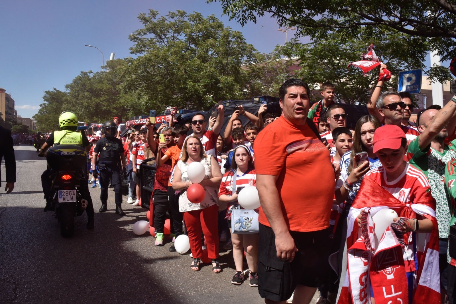 Así ha sido el espectacular recibimiento al Granada