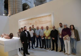 Representantes de Noalejo en la exposición de 'The Mystery Man', de la que forma parte la sábana santa.