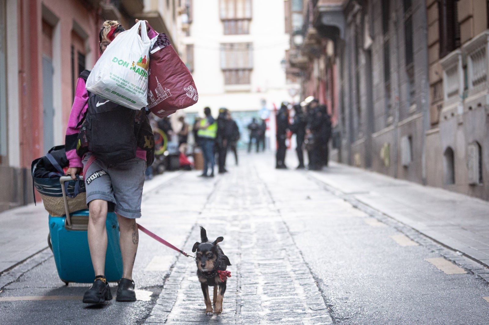 El desalojo de los okupas de la calle Azacayas, en imágenes