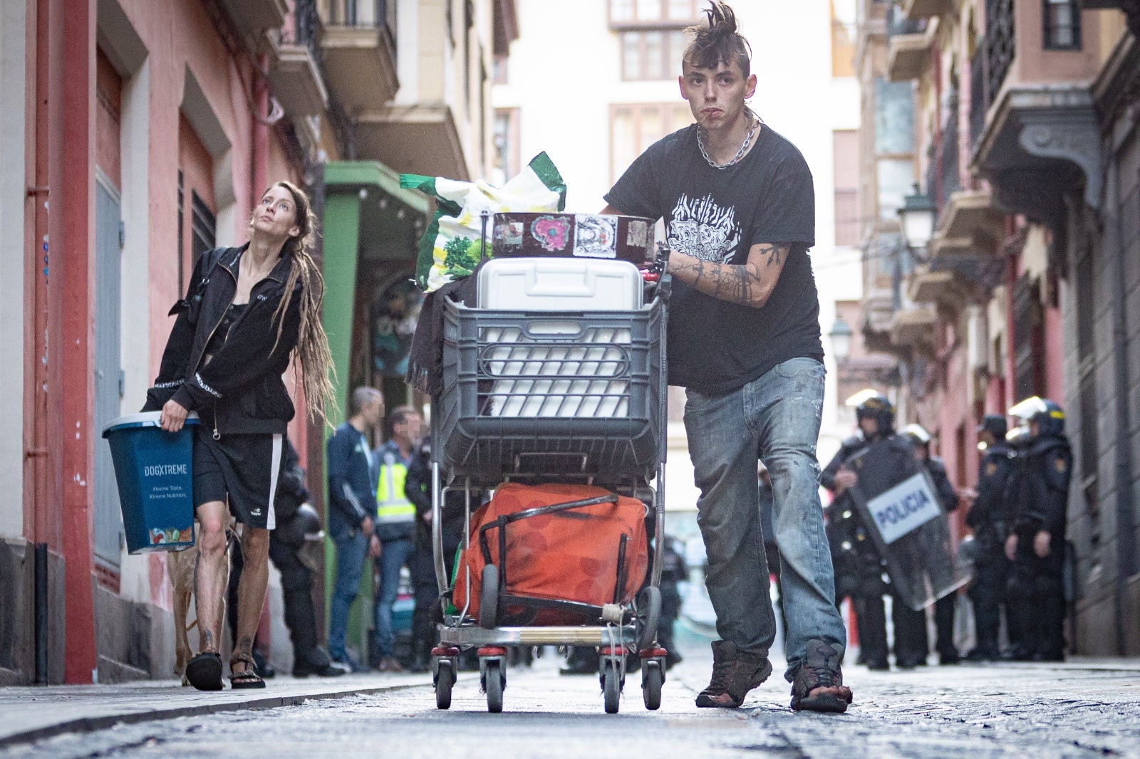 El desalojo de los okupas de la calle Azacayas, en imágenes