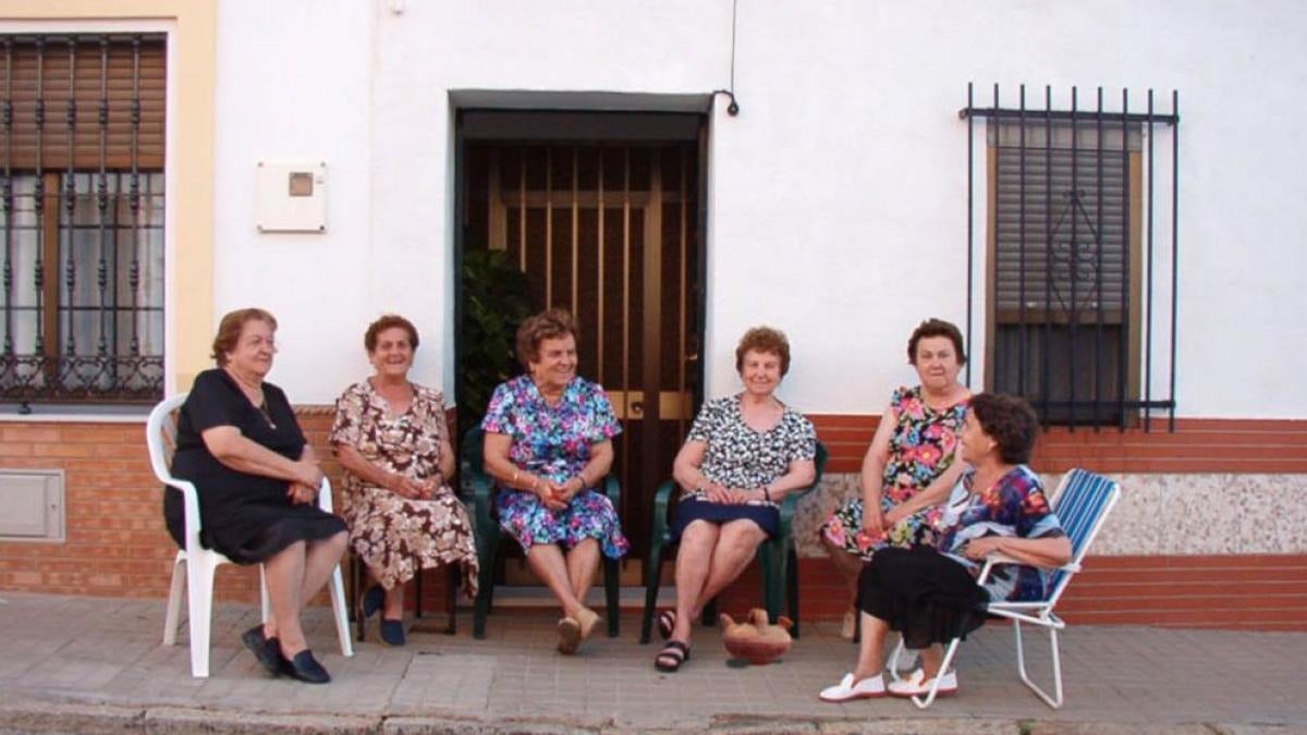 El aviso de la Policía Local de un pueblo de Granada: cuidado con salir a tomar el fresco