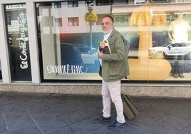 Miguel Fernández, durante la pasada Feria del Libro de Granada.