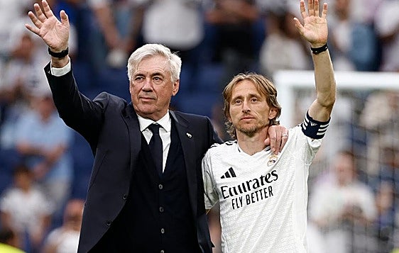 Ancelotti y Modric, en la despedida en el Bernabéu
