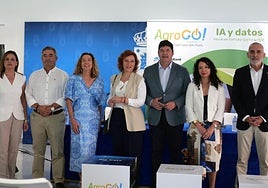 Foto de familia de los participante en el foro AgroGO! de Agrobank.
