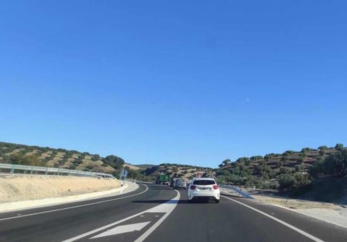 El alcalde de porcuna anima a participar en la marcha por la autovía a-306 | ideal