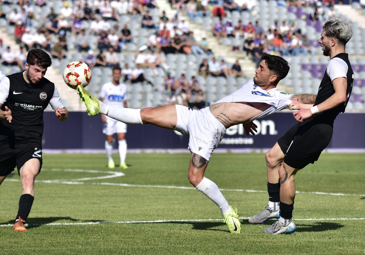 El Real Jaén buscará un buen resultado en el Juan Azuaga ante el Torre del Mar