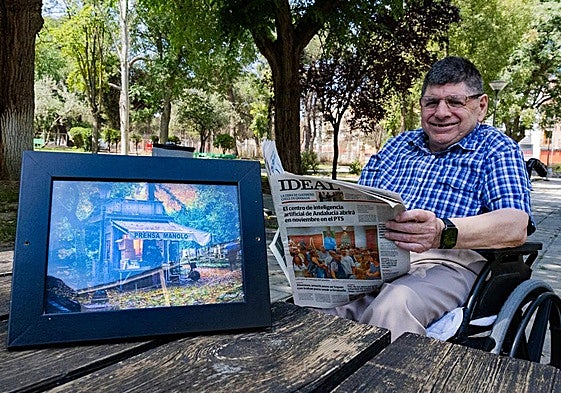 Manuel Moreno García, histórico propietario del quiosco 'Prensa Manolo', en Plaza de la Trinidad.