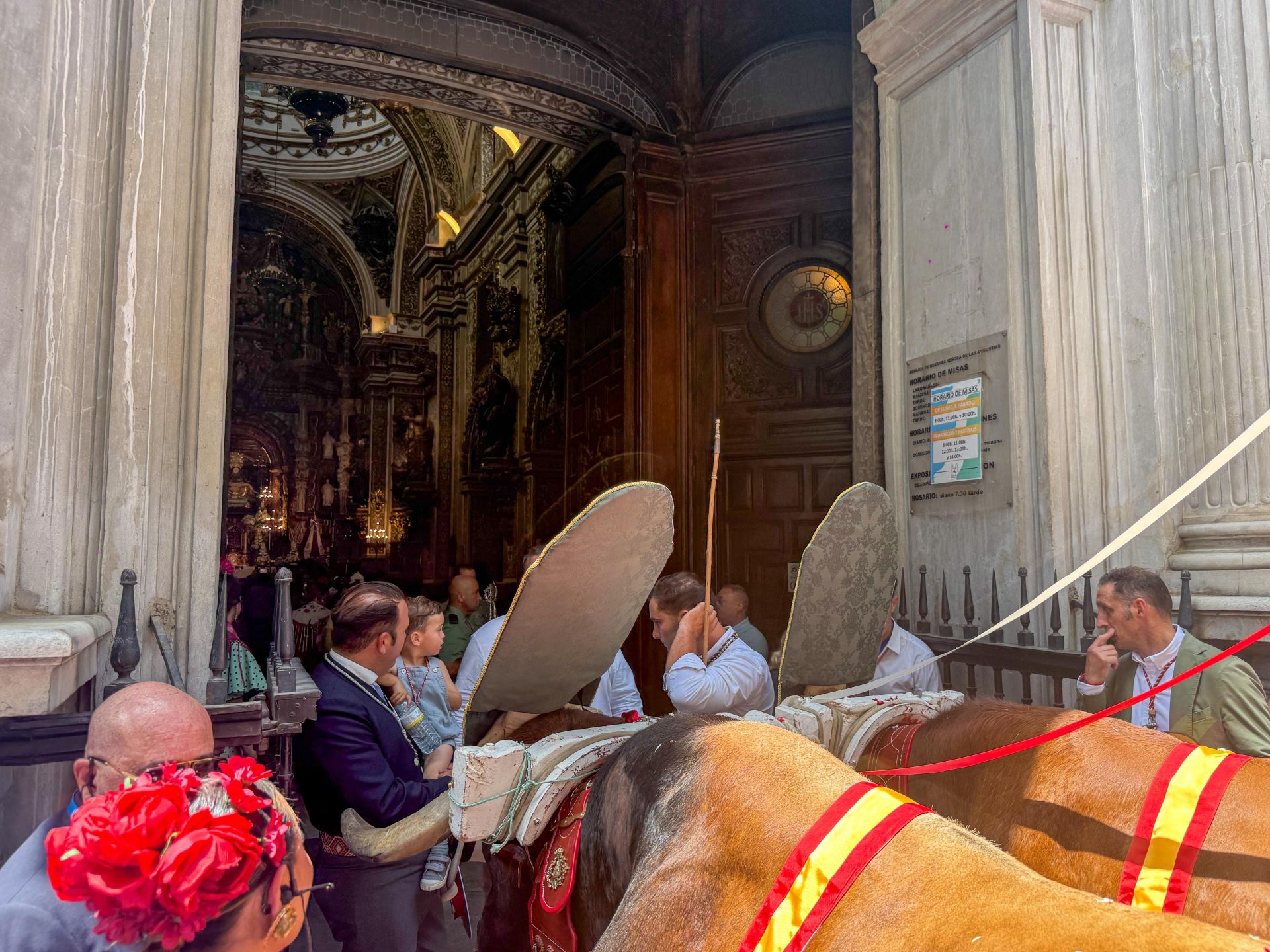 Granada pone en marcha 700 peregrinos y 55 carretas para El Rocío