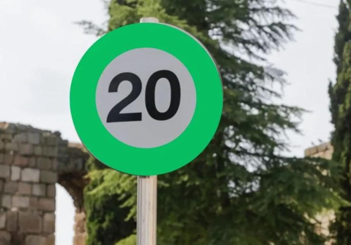 La nueva señal de tráfico con el borde verde que podría implementarse próximamente en españa | ideal