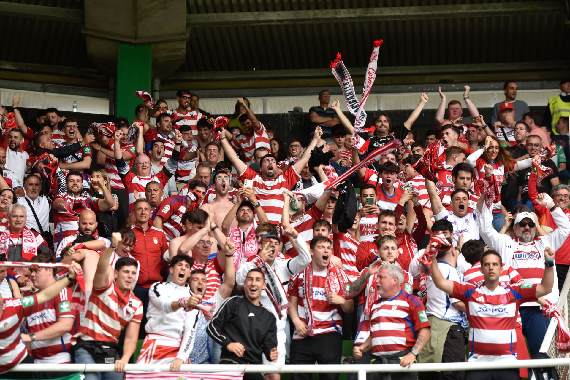 El Racing - Granada CF, en imágenes
