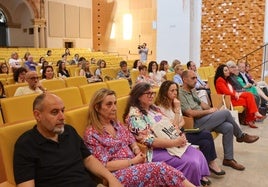 Público asistente a la jornada '25 años de coordinación institucional para la prevención y atención de la violencia de género' en Úbeda.