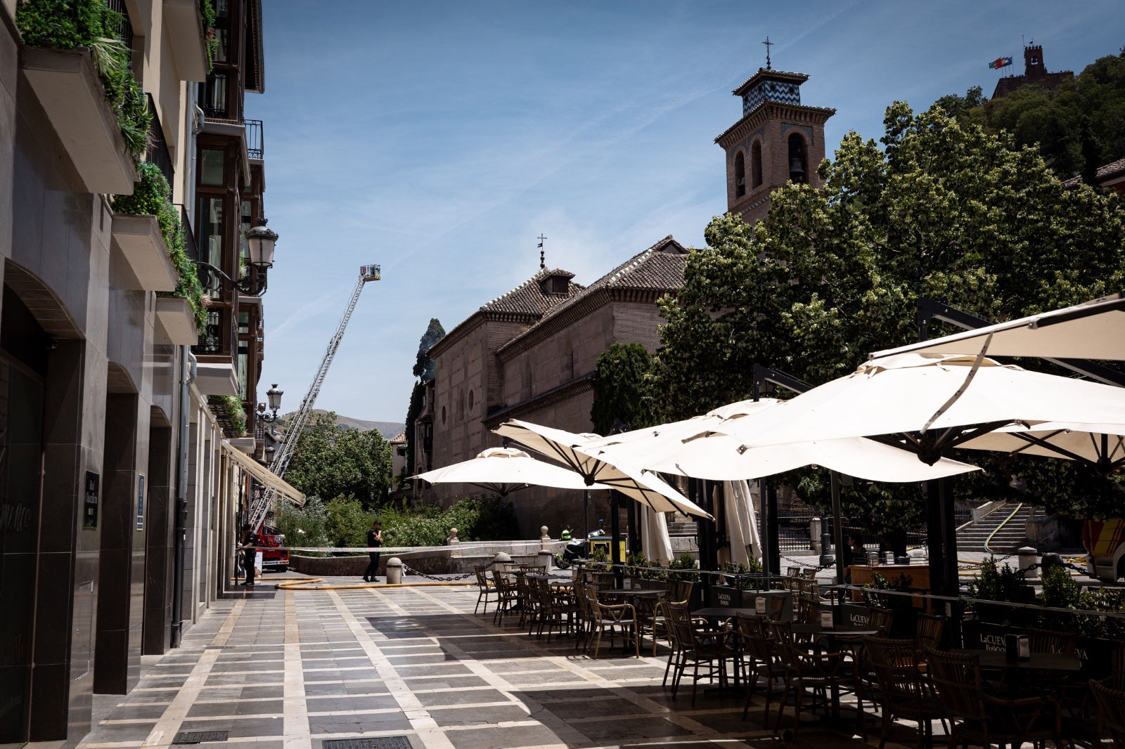 Las espectaculares imágenes del incendio desde el Albaicín