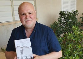 El poeta Juan Manuel Navarro Alfaro.